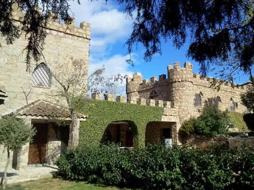 Isla Del Burguillo Guest House Ávila Luaran gambar