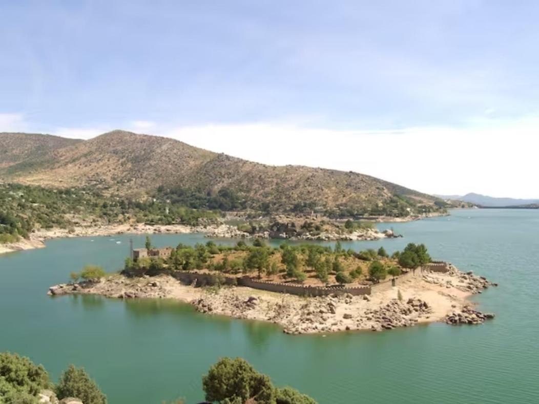 Isla Del Burguillo Guest House Ávila Luaran gambar
