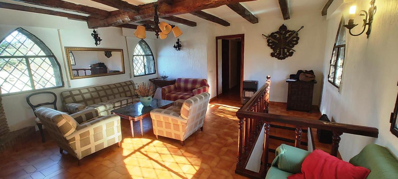 Isla Del Burguillo Guest House Ávila Luaran gambar